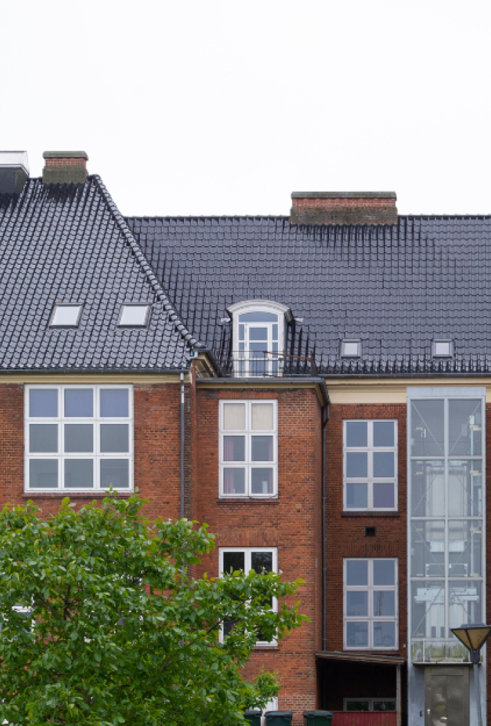 The image shows the buildings on the Nykøbing campus.